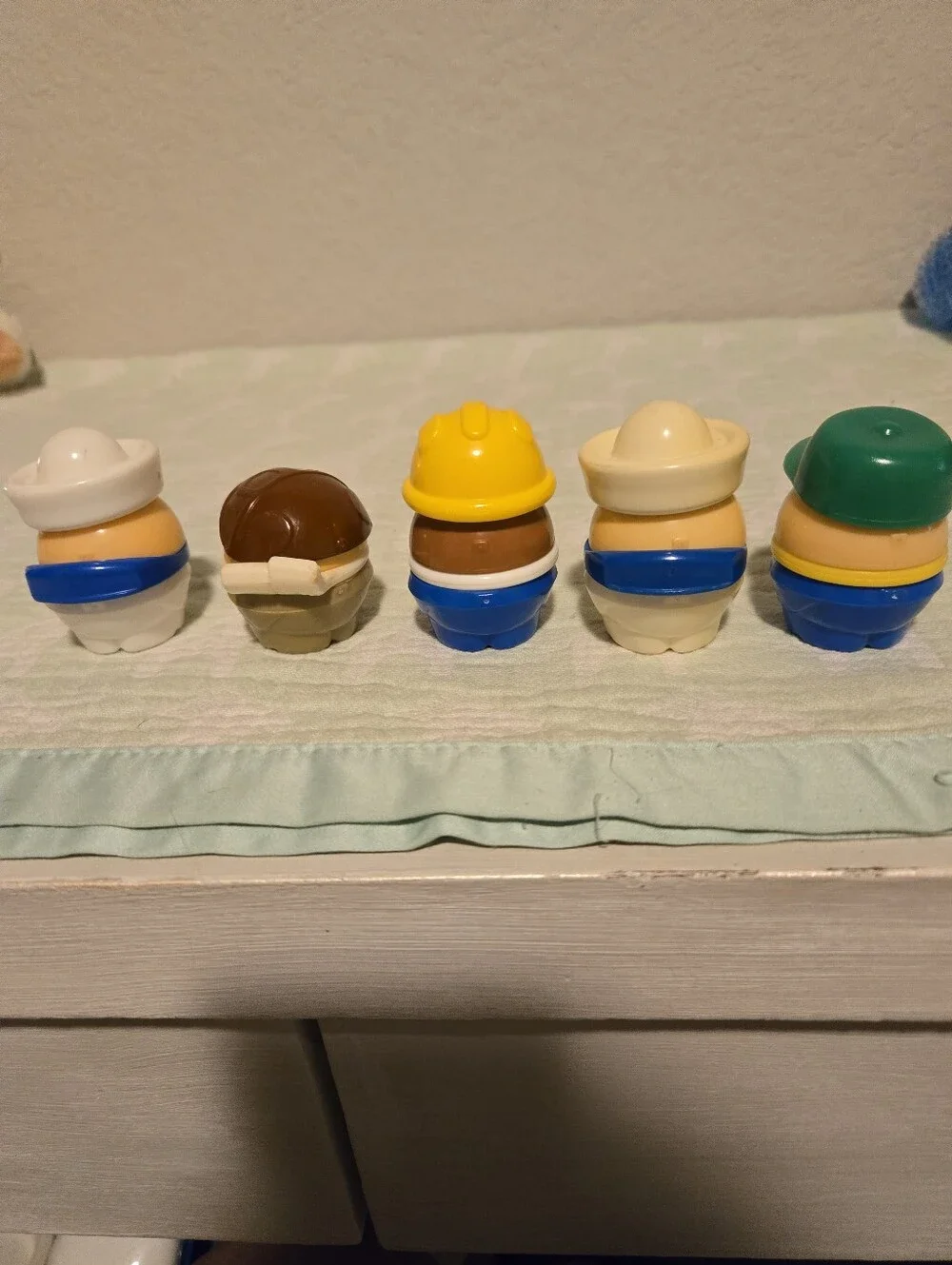 Vintage Little Tikes Toddle Tots Lot Of 5 Figures.
